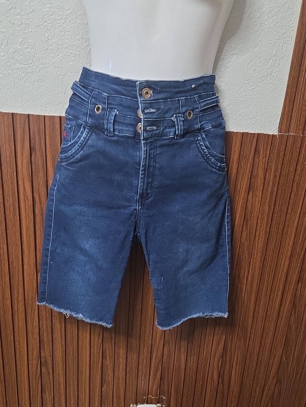 High-Rise Indigo Denim Bermuda Shorts for Women Sz 9 [0001]